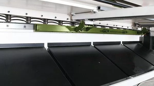 Гидравлические гильотинные ножницы Toskar серии EasyCut 3113