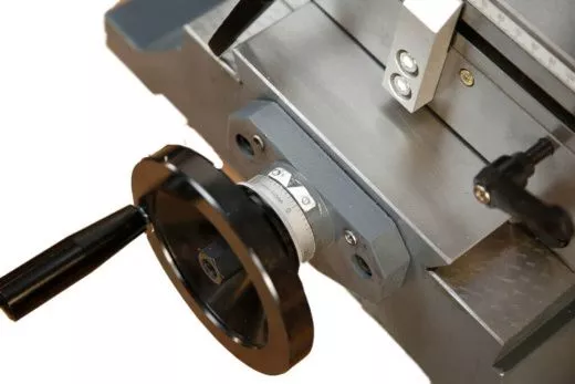 Вертикальный сверлильно-фрезерный станок Metal Master MBF 30V