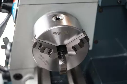 Настольный токарно-винторезный станок Metal Master MasterTurn 2550GV