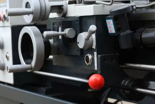 Универсальный токарный станок с УЦИ Metal Master MML 32100 (320x1000)