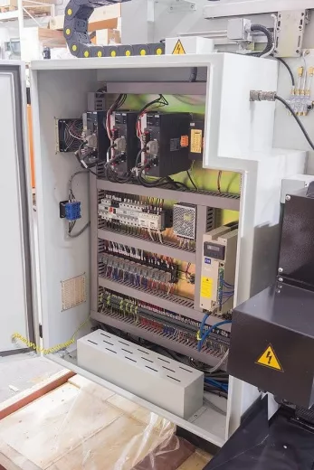 Универсально-фрезерный станок STALEX WFM 750 Servo