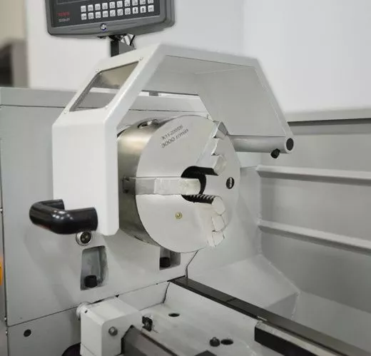 Универсальный токарно-винторезный станок Turner X40100 c УЦИ